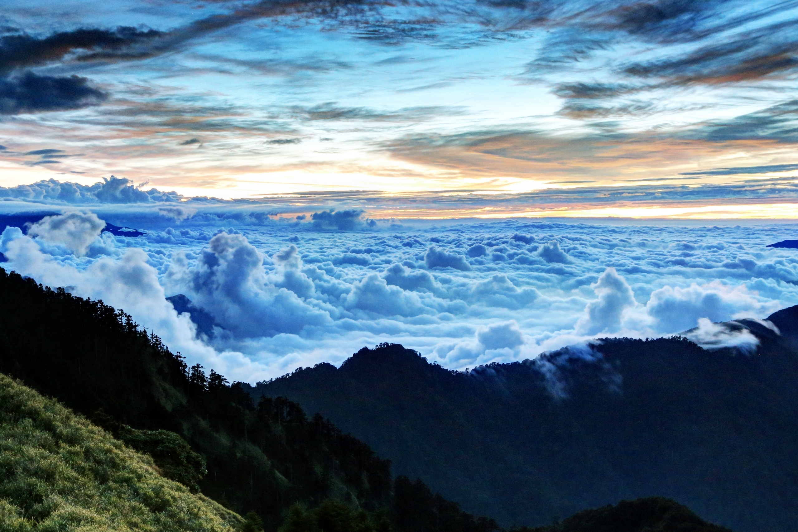 世界登山青年公益募资活动圆满:助学与保护并举,2021年登山比赛